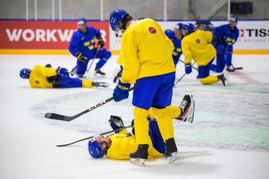 Rasmus Sandin and Linus Johansson of Sweden at a practice