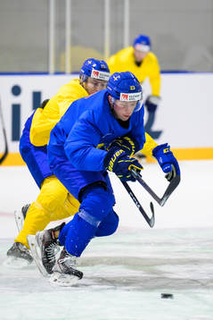 Pär Lindholm and Lucas Raymond of Sweden at a practice
