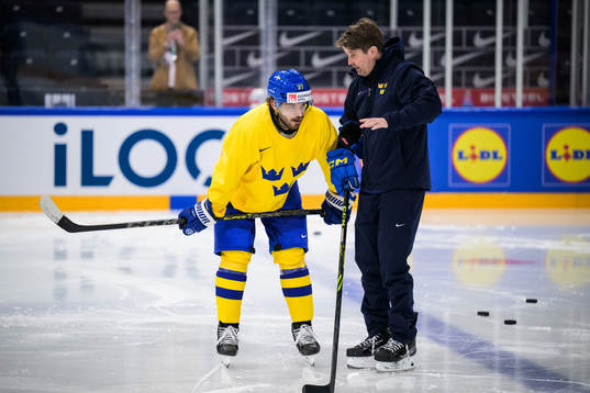 Timothy Liljegren and assistant coach Stefan Klockare of