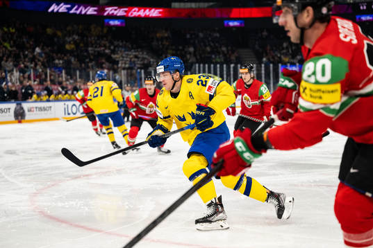 Lucas Raymond of Sweden and Istvan Sofron of Hungary
