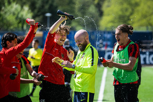 Bläddra bland fler bilder av Fotboll, Ligacupen P16, Brommapojkarna - Landskrona BOIS