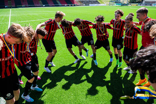 Brommapojkarnas spelare jublar