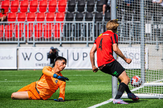 Brommapojkarnas Leart Krasniqi gör 3-2 bakom Landskronas