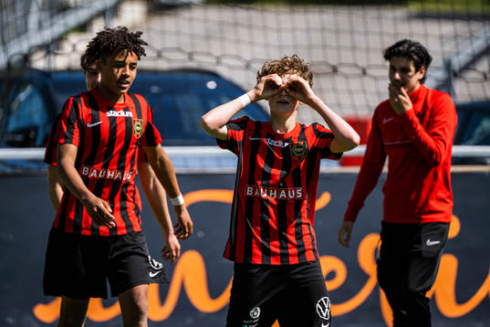 Brommapojkarnas Atle Wahlund jublar