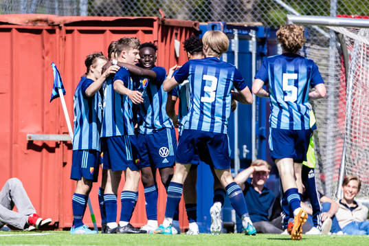 Djurgårdens Oscar Sjöstrand jublar