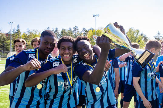 Djurgårdens Alieu Atlee Manneh, Isak Alemayehu Mulugeta