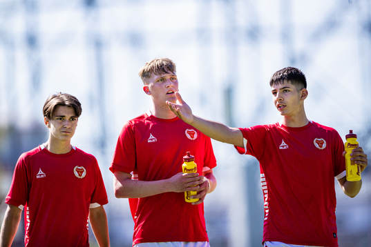 Kalmars Olle Samuelsson och Arvin Davoudi-Kia deppar