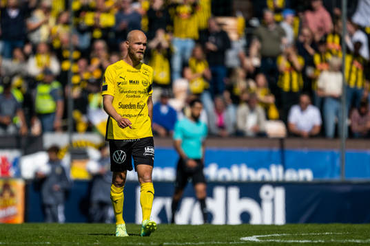 Mjällbys Viktor Gustafson deppar