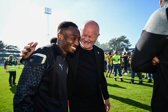 Häckens Benie Adama Traore och tränare Per-Mathias Høgmo