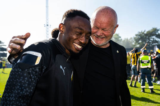 Häckens Benie Adama Traore och tränare Per-Mathias Høgmo