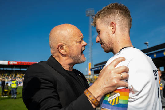 Häckens tränare Per-Mathias Høgmo och Samuel Gustafson