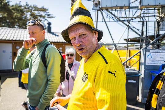 Supportrar anländer