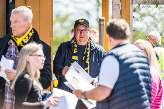 Supportrar anländer