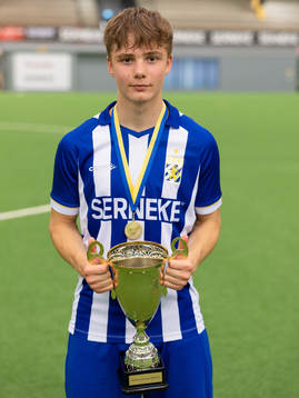 IFK Göteborgs spelare med pokalen