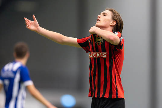 Brommapojkarnas Max Vogele reagerar
