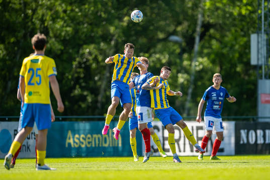 Eskilsminne IFs Lucas Ohlander  och André Reinholdsson