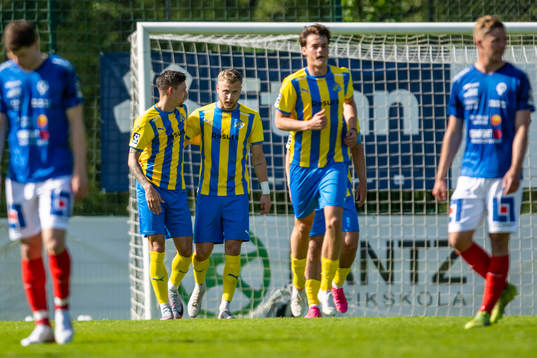 Eskilsminne IFs André Reinholdsson  och Oliver Åkerman