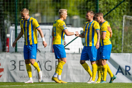 Eskilsminne IFs Robin Wendin Thomasson och Casper Seger