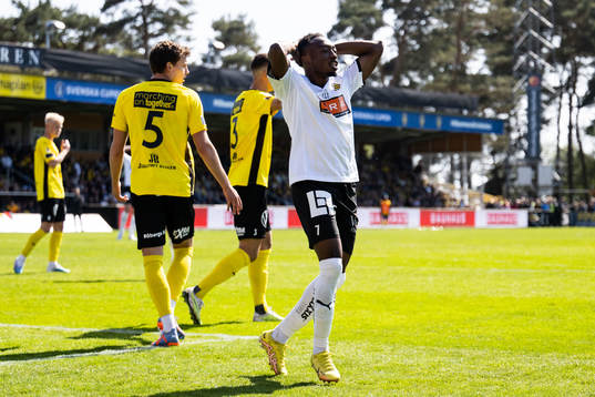 Häckens Benie Adama Traore deppar