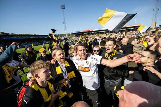 Häckens Johan Hammar jublar