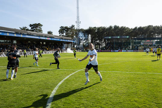 Häckens Kristoffer Lund Hansen jublar