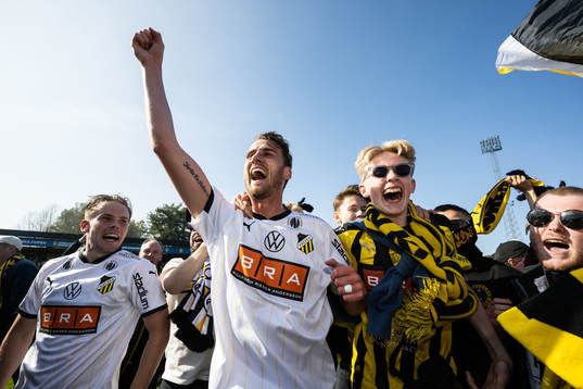 Häckens Johan Hammar jublar