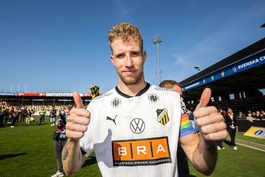 Häckens Samuel Gustafson jublar