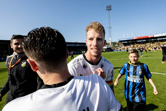 Häckens Samuel Gustafson och Lars Olden Larsen jublar