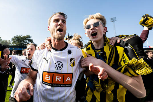 Häckens Johan Hammar jublar