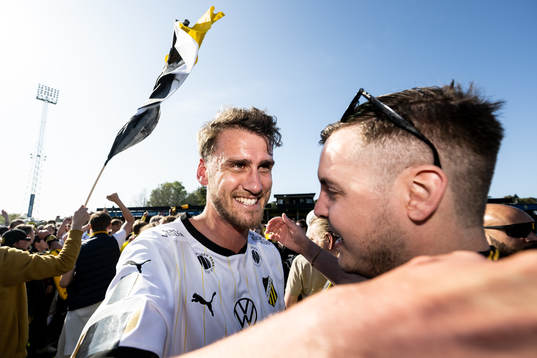 Häckens Johan Hammar jublar