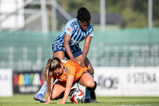 Kristianstads Carly Wickenheiser och Djurgårdens Flavine