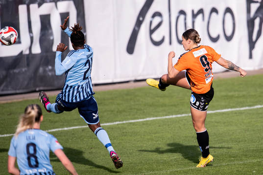 Kristianstads Tabitha Michelle Tindell gör 1-0
