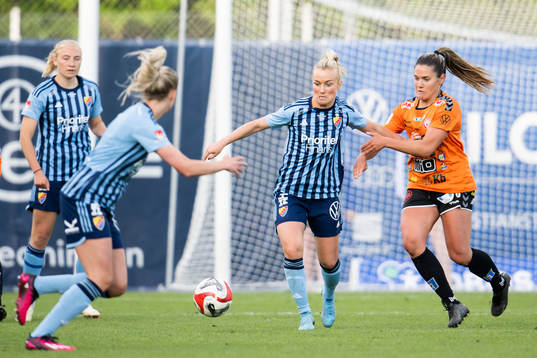 Djurgårdens Tove Almqvist och Kristianstads Emmi Alanen