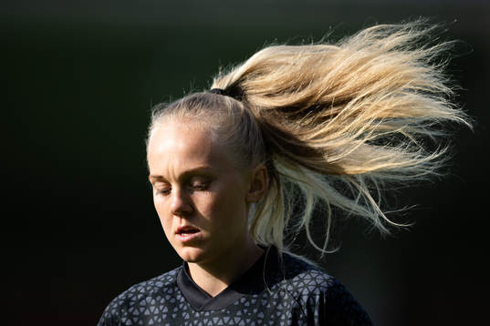 Häckens Molly Johansson innan fotbollsmatchen i