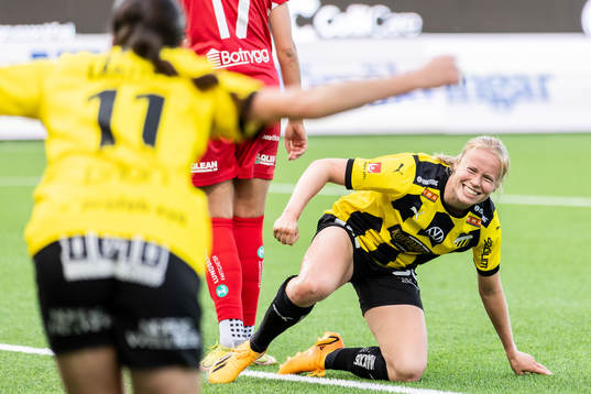 Häckens Julie Blakstad jublar