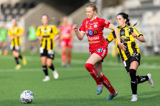 Linköpings Emma Östlund och Häckens Clarissa Larisey