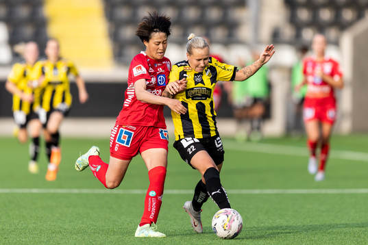 Linköpings Saori Takarada och Häckens Marika Bergman