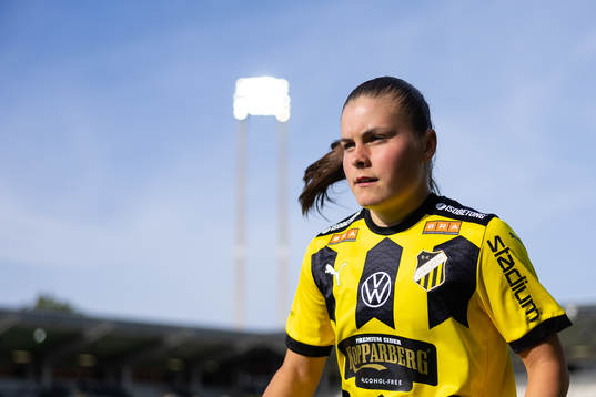 Häckens Hanna Wijk innan fotbollsmatchen i Damallsvenskan