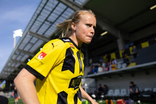 Häckens Julie Blakstad innan fotbollsmatchen i