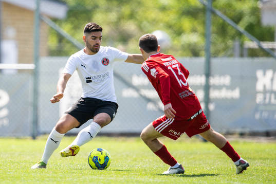 Hittarp IKs Johan Ozmanov och Nässjö FFs Besfort Kalludra