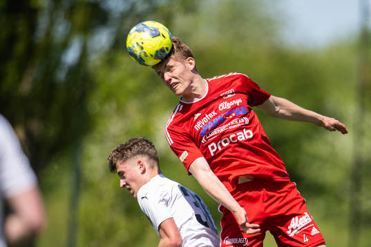 Hittarp IKs Albion Abaz i nickduell mot Nässjö FFs Simon
