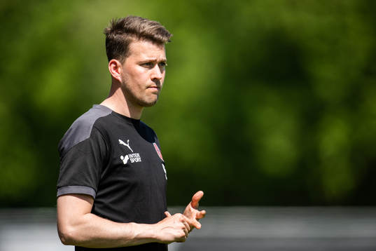 Hittarp IKs assisterande tränare Daniel Björnberg