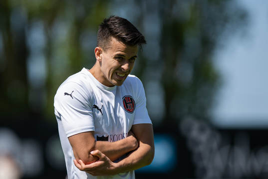 Hittarp IKs Teddy Bermudez har ont i armbåge