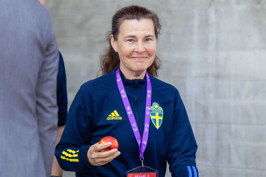 Head coach Lotta Hellenberg of Sweden