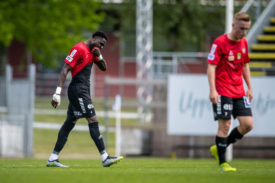 Örebros Nasiru Moro deppar