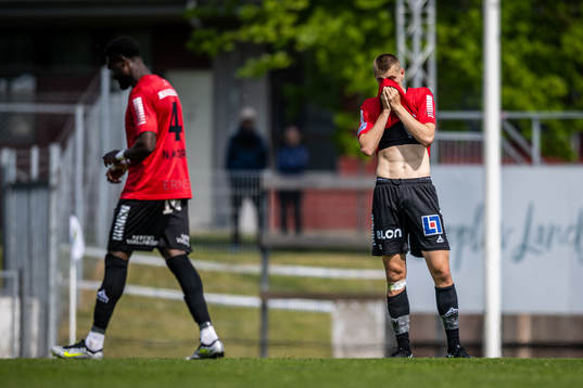 Örebros Nasiru Moro och Adi Fisic deppar