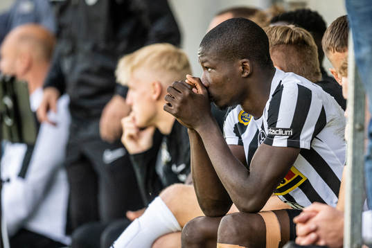Landskronas Ousmane Diawara på bänken