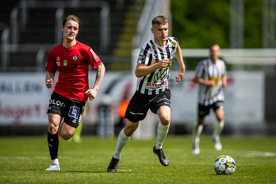 Örebros Noel Milleskog och Landskronas Robin Dzabic