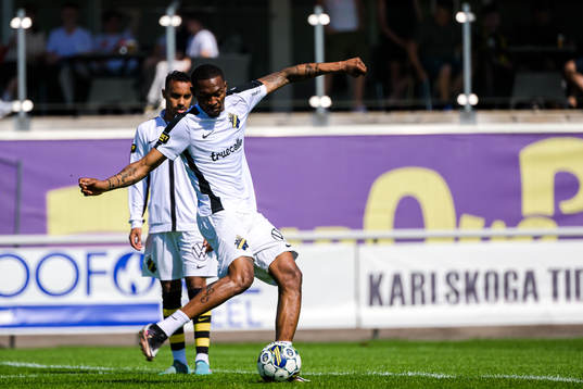 AIKs spelare värmer upp