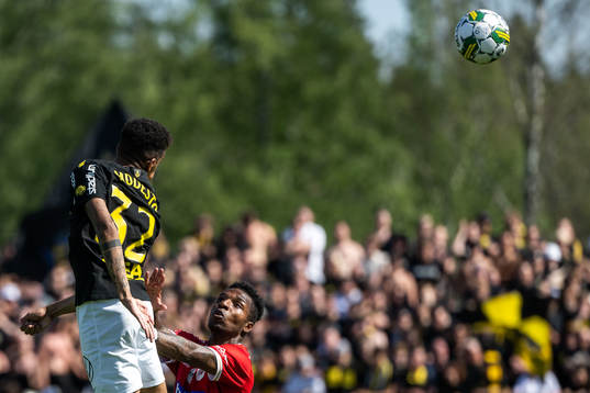 AIKs Rui Modesto och Degerfors Joseph - Claude Agyeman Gyau